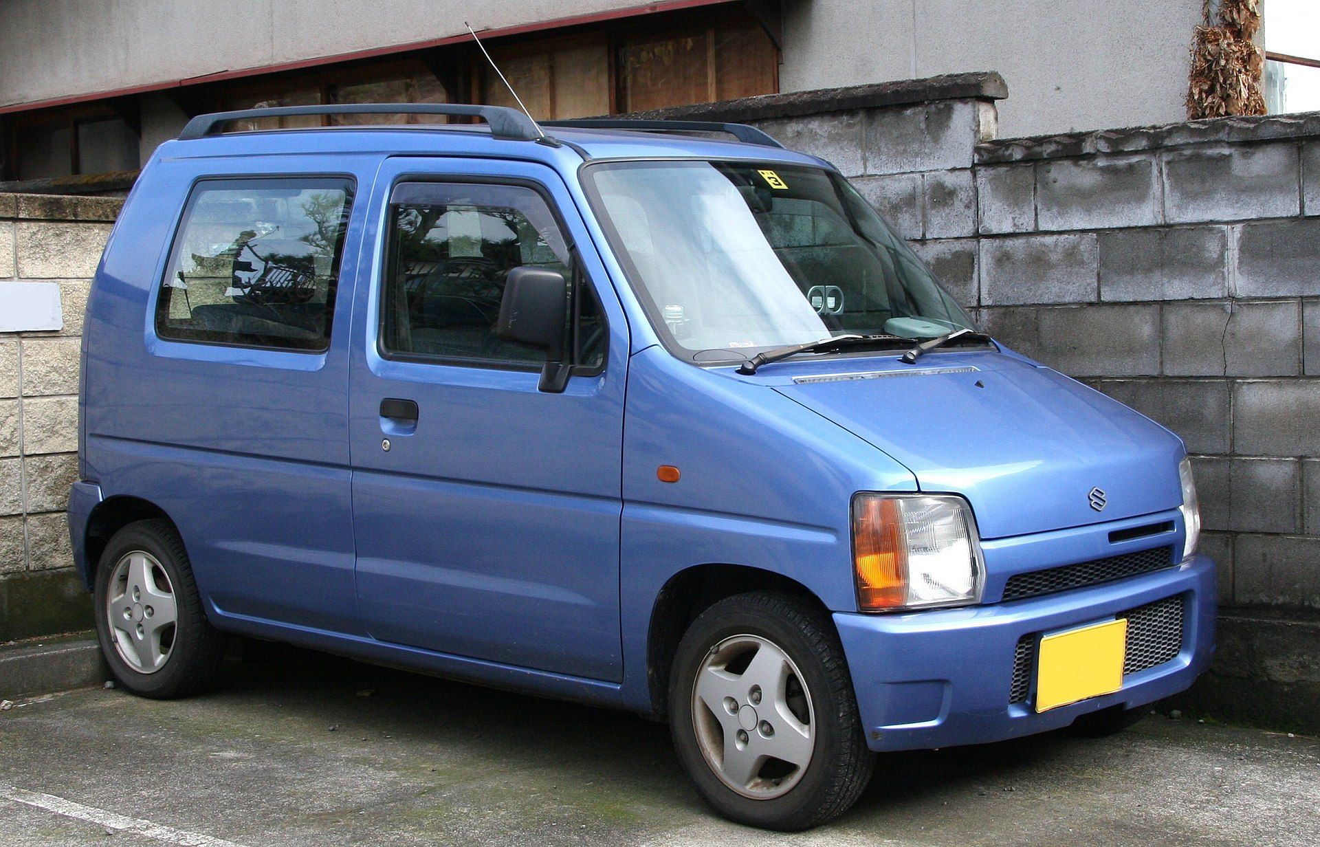 1st_generation_Suzuki_Wagon_R_4_Door.jpg