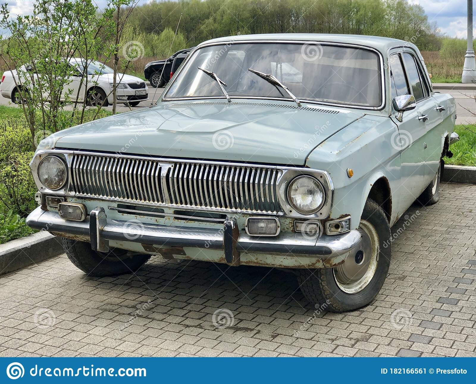 volga-russian-retro-car-gaz-volga-car-manufactured-gorkovsky-avtomobilny-zavod-till-russia-182166561.jpg