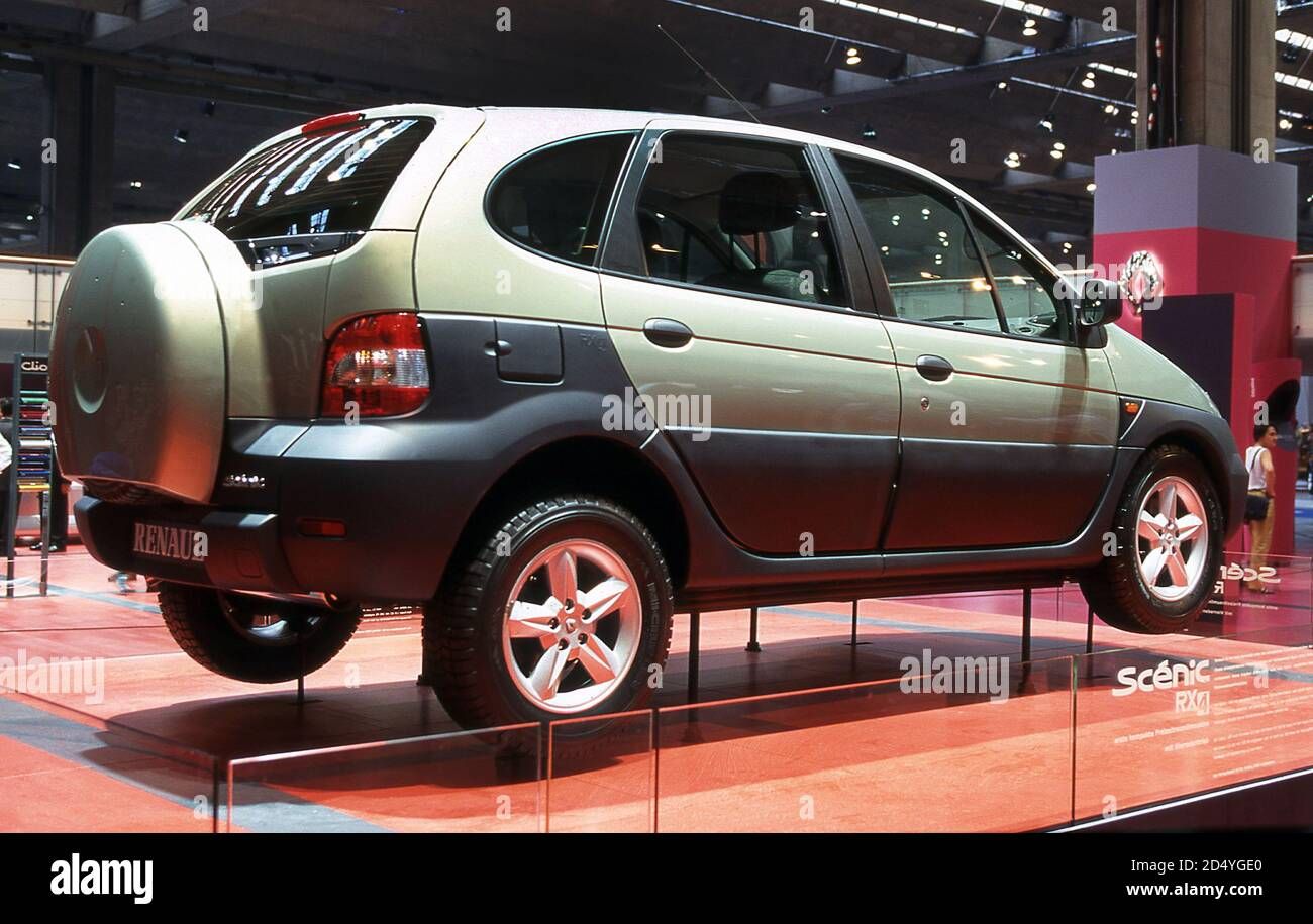 renault-scenic-4x4-at-the-1999-frankfurt-motor-show-2D4YGE0.jpg